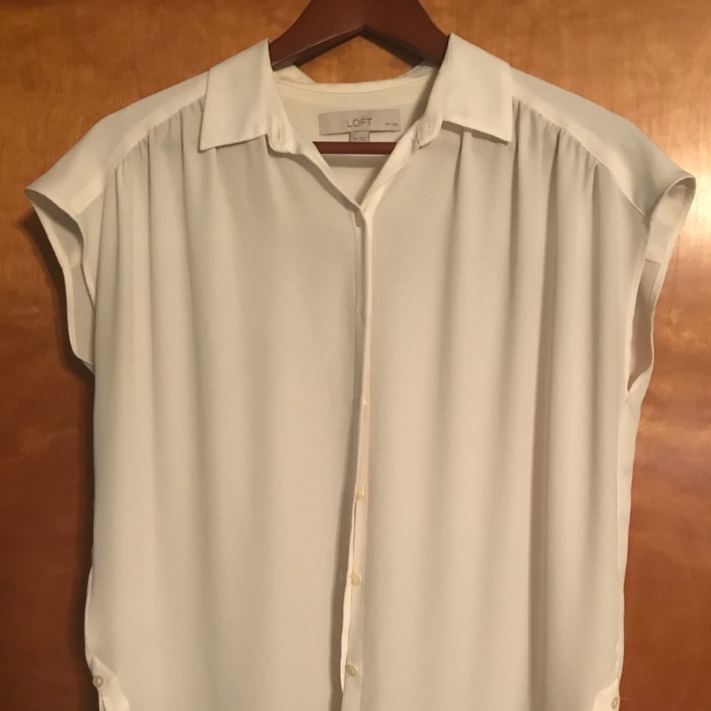 Loft cream sleeveless blouse SP